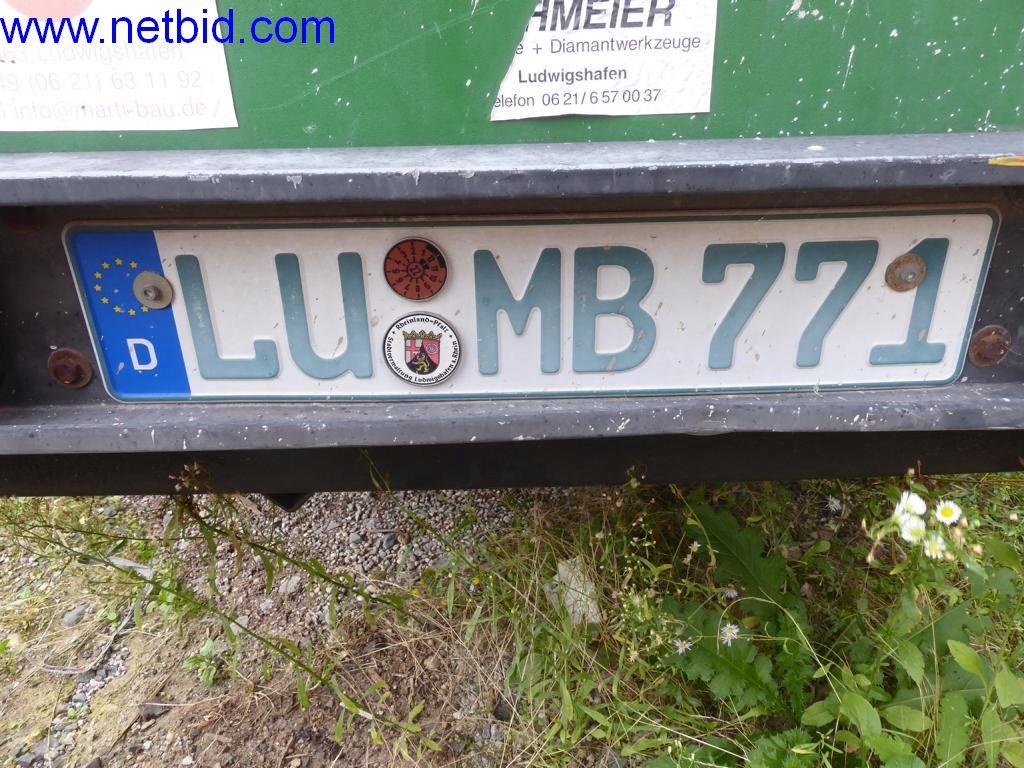 Maszyny budowlane, pojazdy, sprzęt biurowy, kontenery biurowe-6