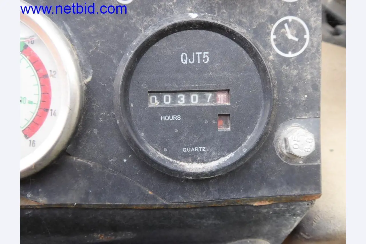 Bouwmachines, voertuigen, kantooruitrusting, kantoorcontainers-9