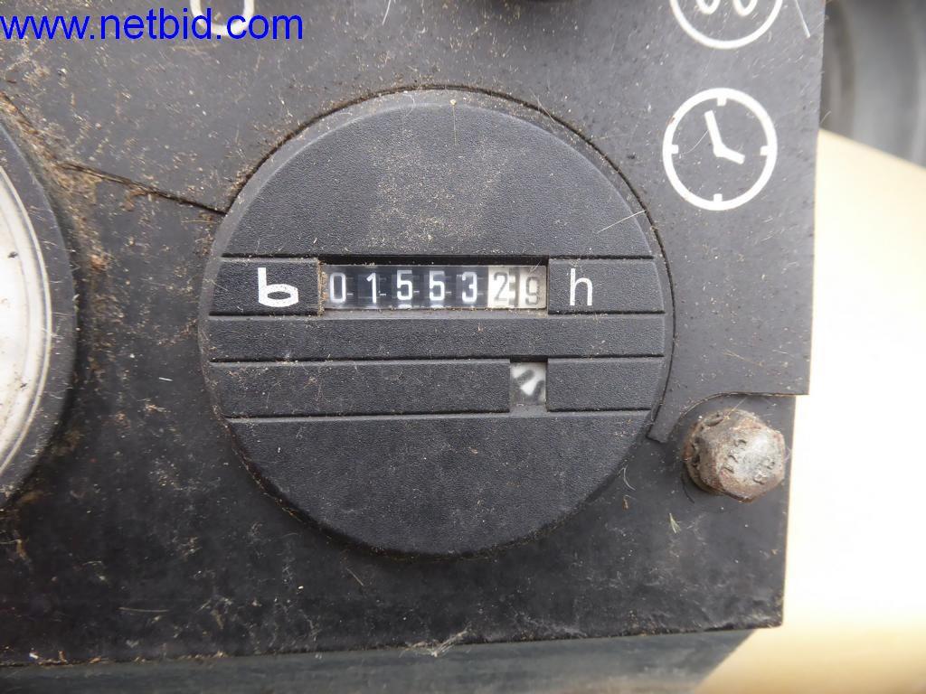 Maszyny budowlane, pojazdy, sprzęt biurowy, kontenery biurowe-4