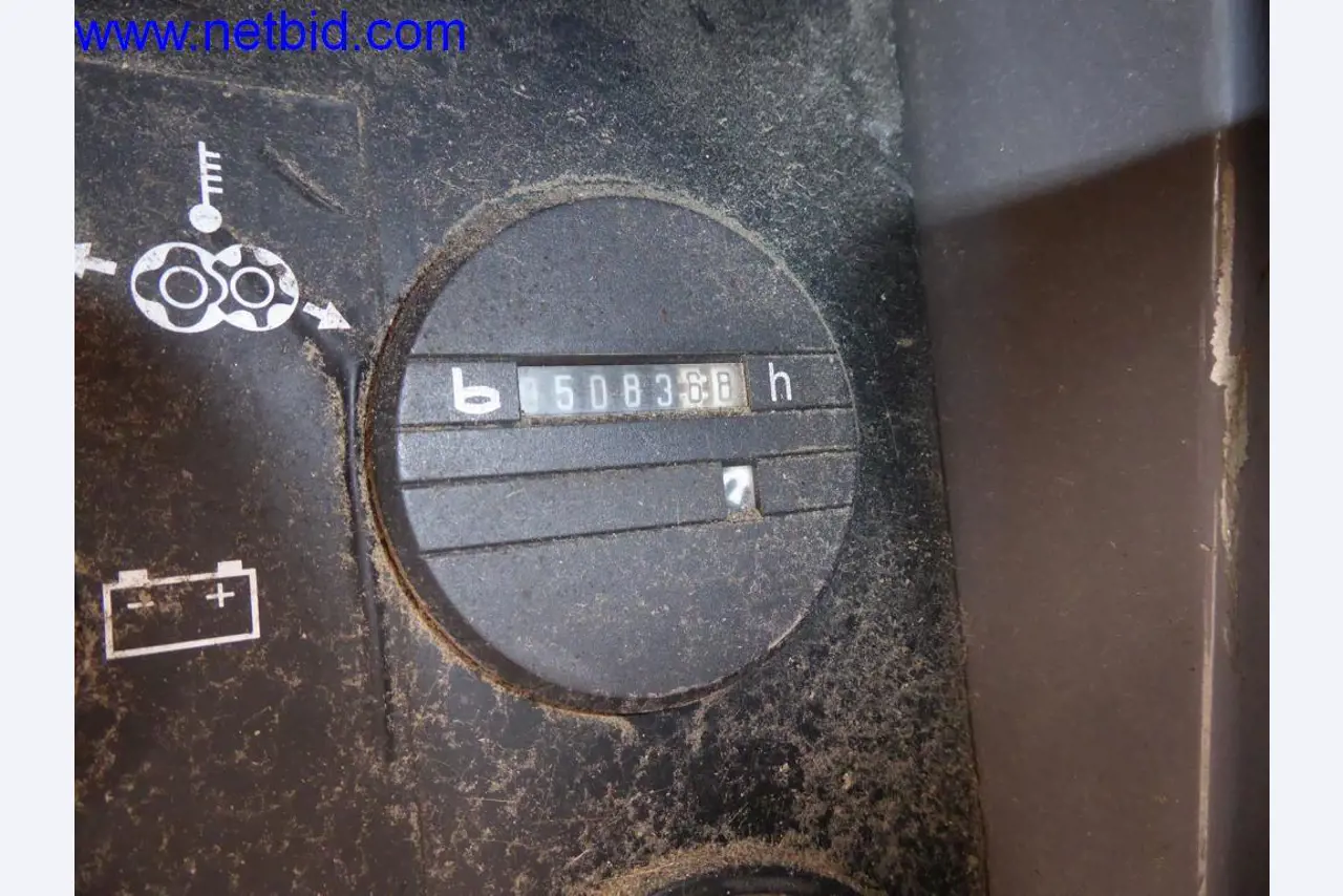 Bouwmachines, voertuigen, kantooruitrusting, kantoorcontainers-9