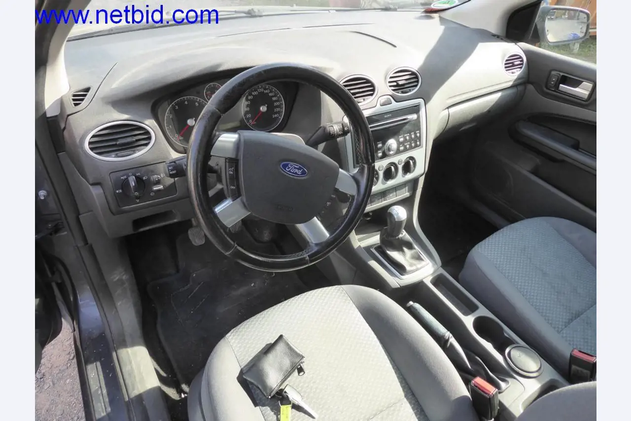 Bouwmachines, voertuigen, kantooruitrusting, kantoorcontainers-12