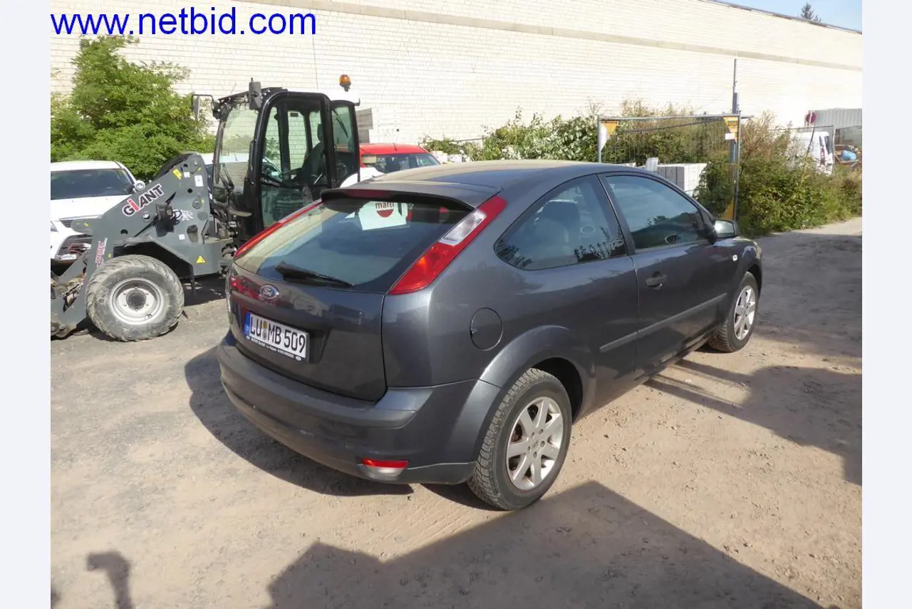 Bouwmachines, voertuigen, kantooruitrusting, kantoorcontainers-6