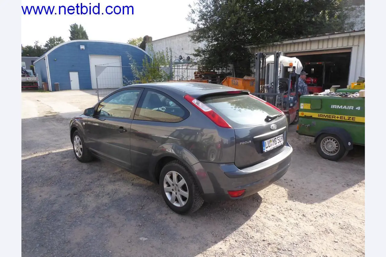 Bouwmachines, voertuigen, kantooruitrusting, kantoorcontainers-7