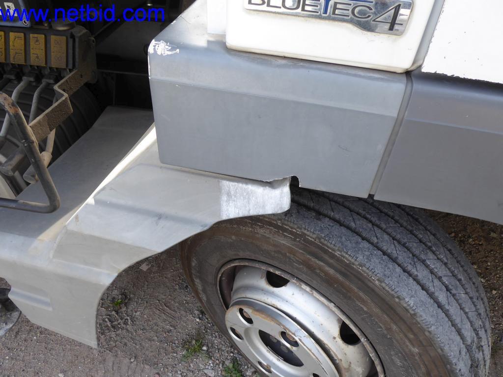 Maszyny budowlane, pojazdy, sprzęt biurowy, kontenery biurowe-22