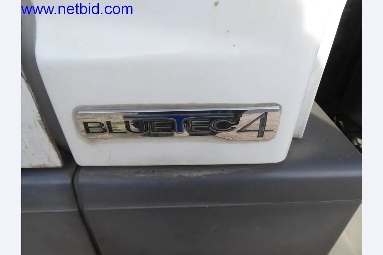 Bouwmachines, voertuigen, kantooruitrusting, kantoorcontainers-23