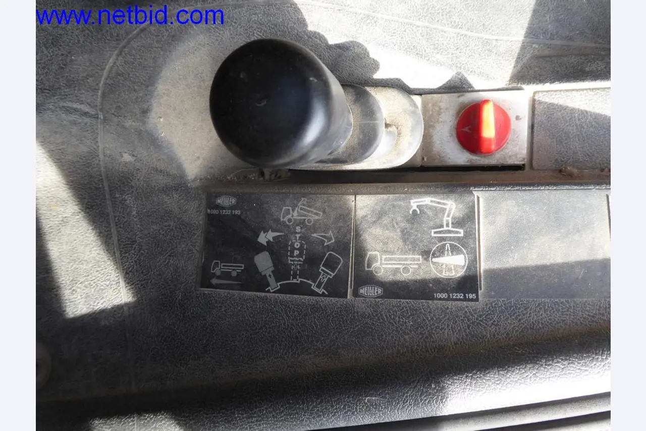 Bouwmachines, voertuigen, kantooruitrusting, kantoorcontainers-8