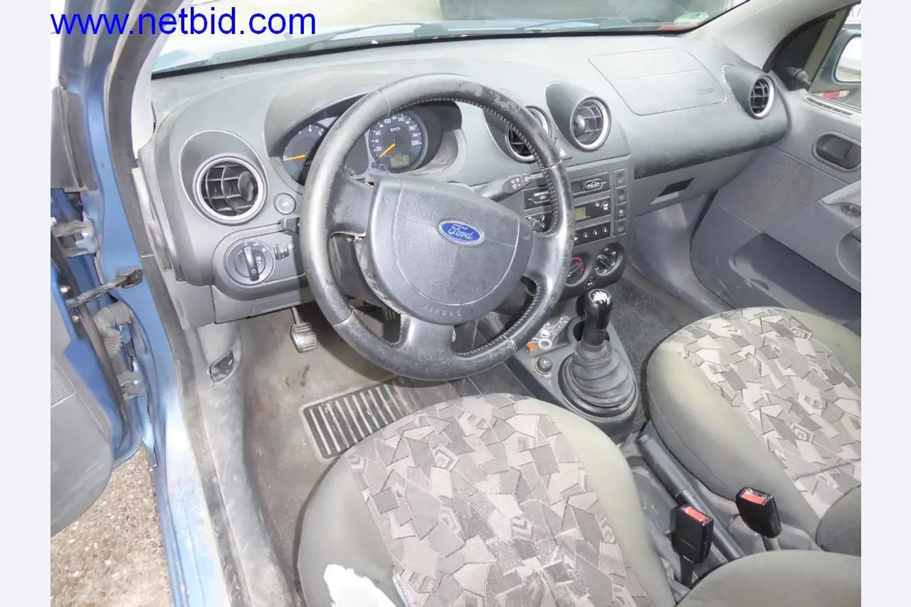 Bouwmachines, voertuigen, kantooruitrusting, kantoorcontainers-15