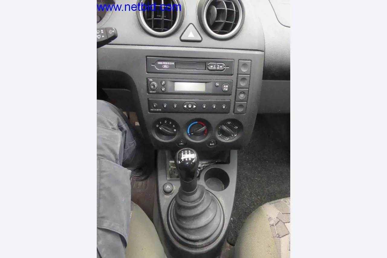 Bouwmachines, voertuigen, kantooruitrusting, kantoorcontainers-4