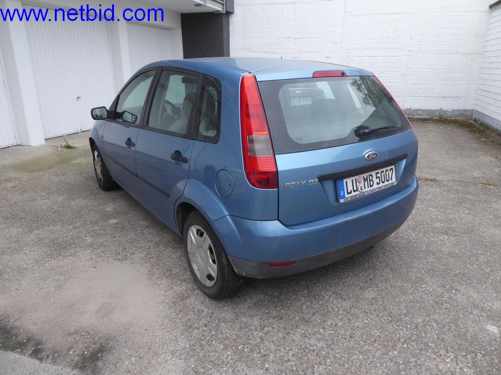 Maszyny budowlane, pojazdy, sprzęt biurowy, kontenery biurowe-9