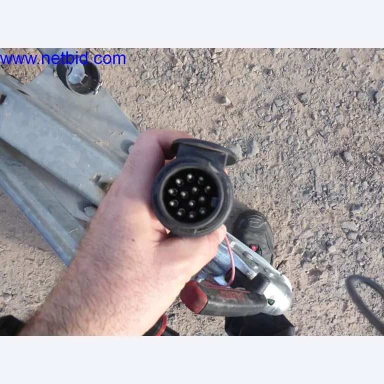 Bouwmachines, voertuigen, kantooruitrusting, kantoorcontainers-8