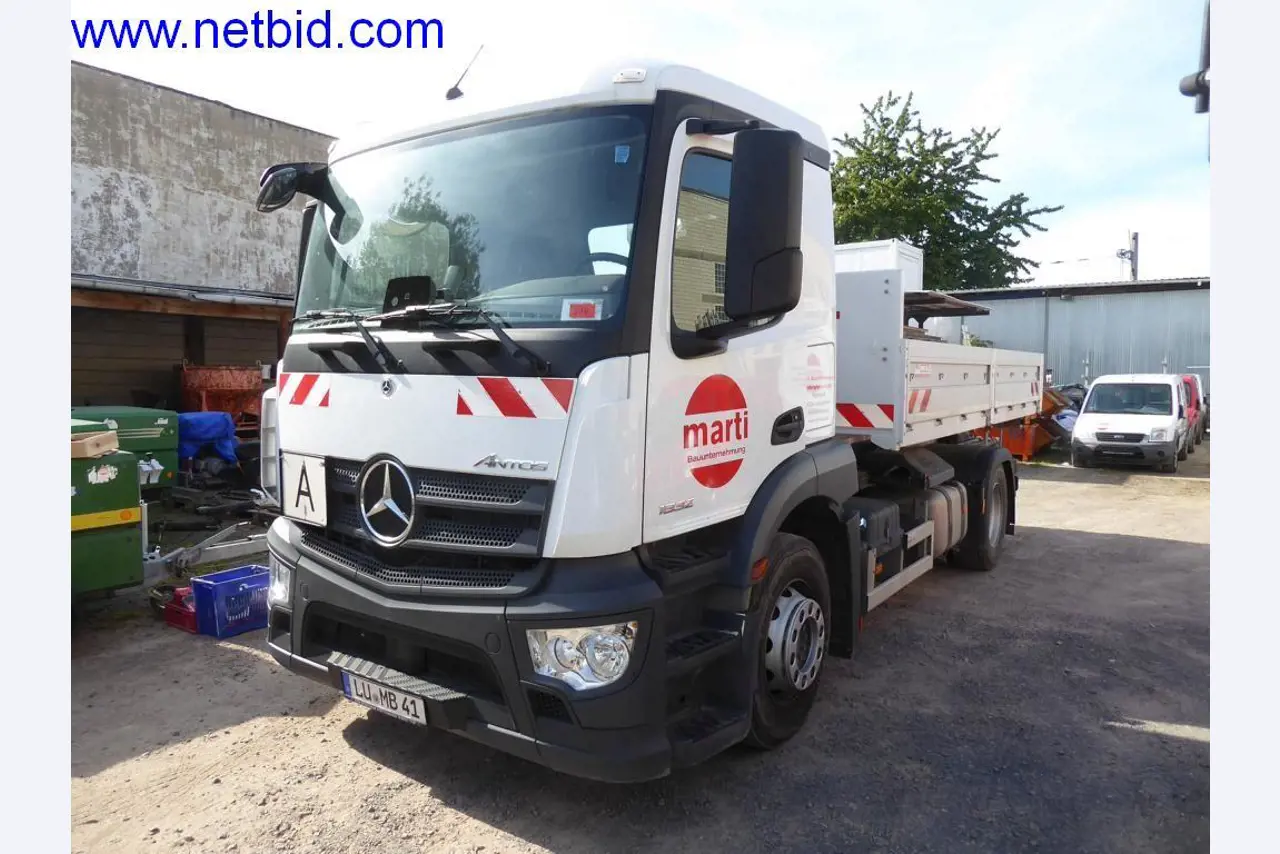 Gradbeni stroji, vozila, pisarniška oprema, pisarniški zabojniki-1