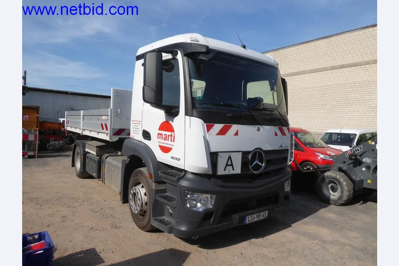 Gradbeni stroji, vozila, pisarniška oprema, pisarniški zabojniki-2