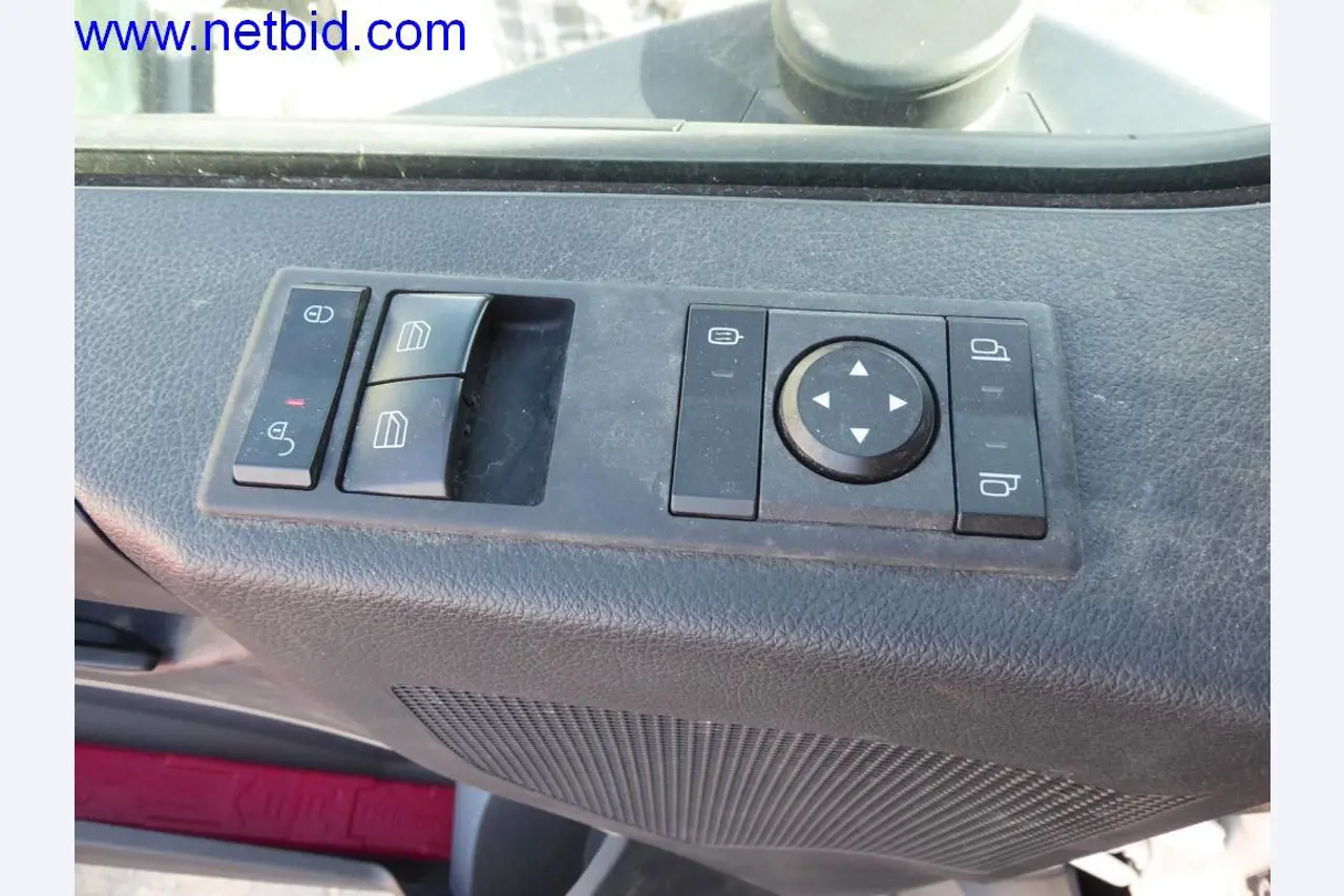 Gradbeni stroji, vozila, pisarniška oprema, pisarniški zabojniki-3