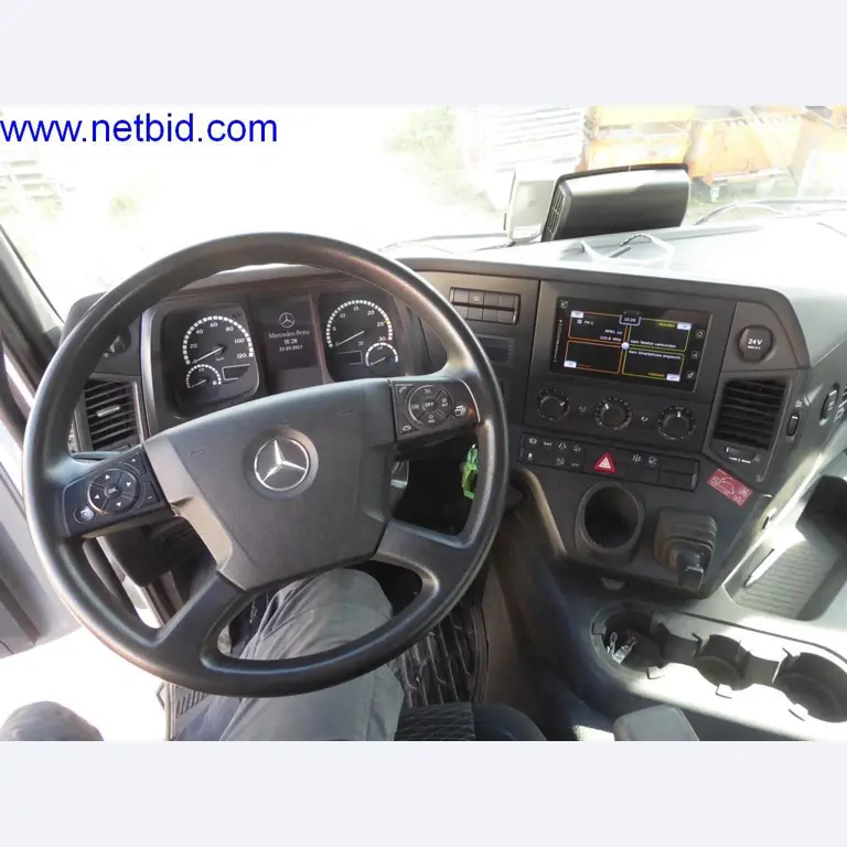 Gradbeni stroji, vozila, pisarniška oprema, pisarniški zabojniki-4