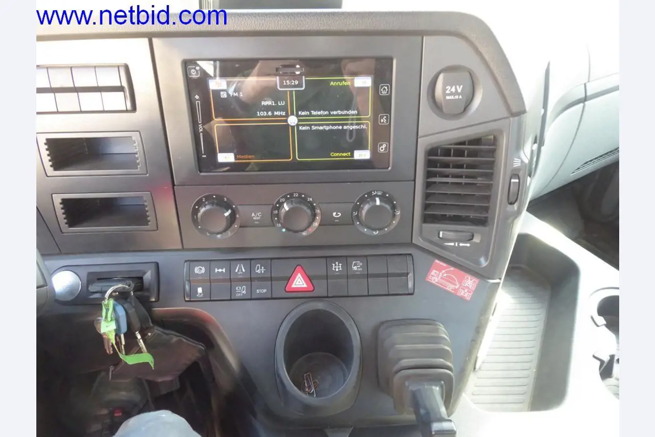 Gradbeni stroji, vozila, pisarniška oprema, pisarniški zabojniki-8