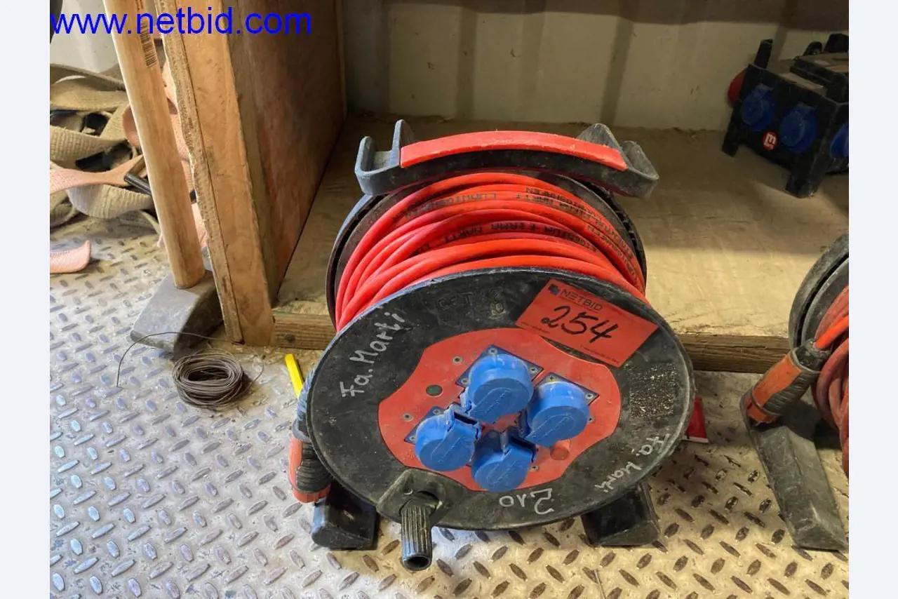 Maszyny budowlane, pojazdy, sprzęt biurowy, kontenery biurowe-1