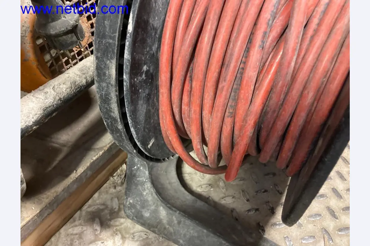 Maszyny budowlane, pojazdy, sprzęt biurowy, kontenery biurowe-3