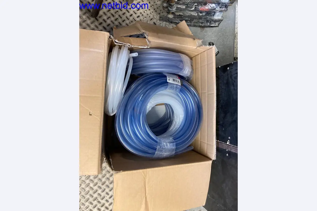 Bouwmachines, voertuigen, kantooruitrusting, kantoorcontainers-11