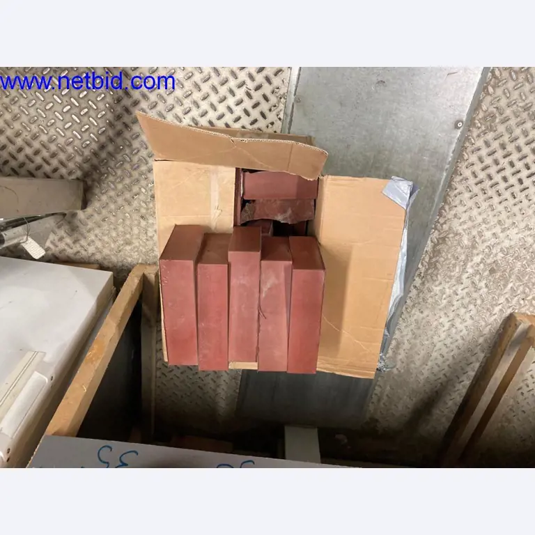 Bouwmachines, voertuigen, kantooruitrusting, kantoorcontainers-13