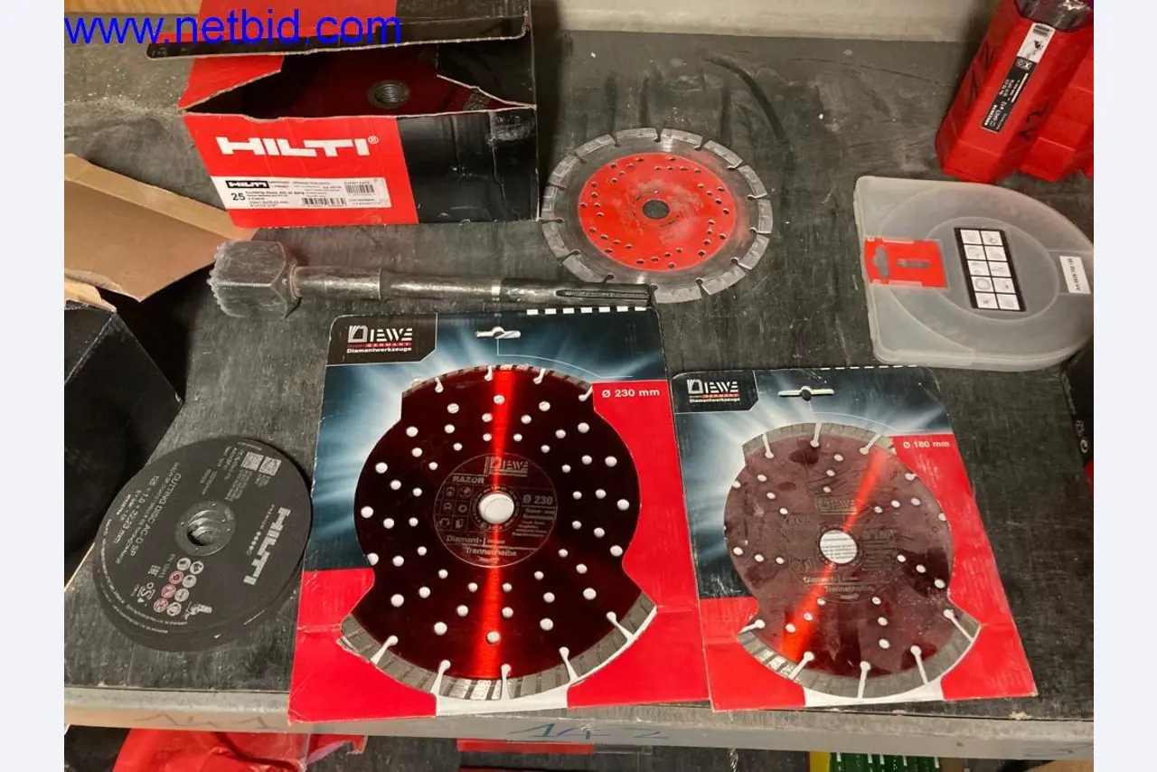 Bouwmachines, voertuigen, kantooruitrusting, kantoorcontainers-17