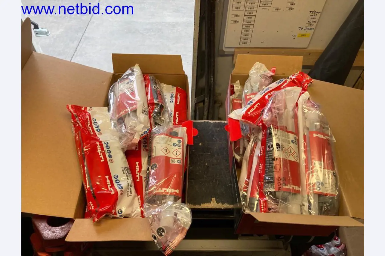 Bouwmachines, voertuigen, kantooruitrusting, kantoorcontainers-1