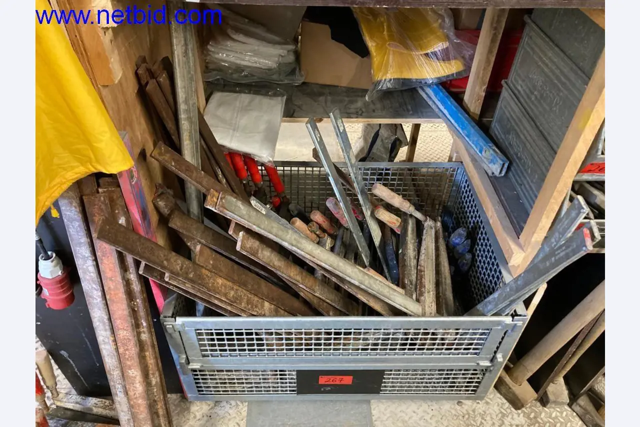 Baumaschinen, Fahrzeuge, Büroausstattung, Bürocontainer-1