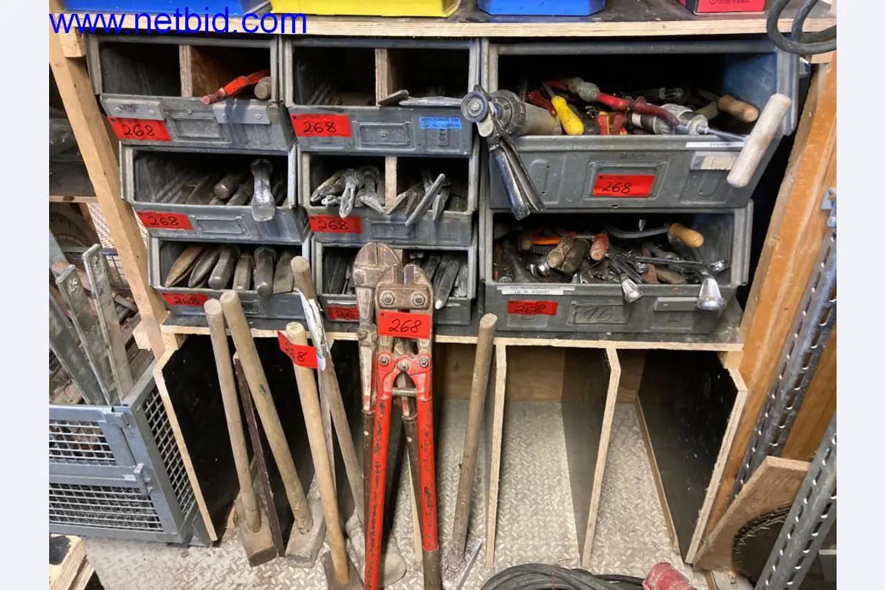 Stavební stroje, vozidla, kancelářské vybavení, kancelářské kontejnery-1