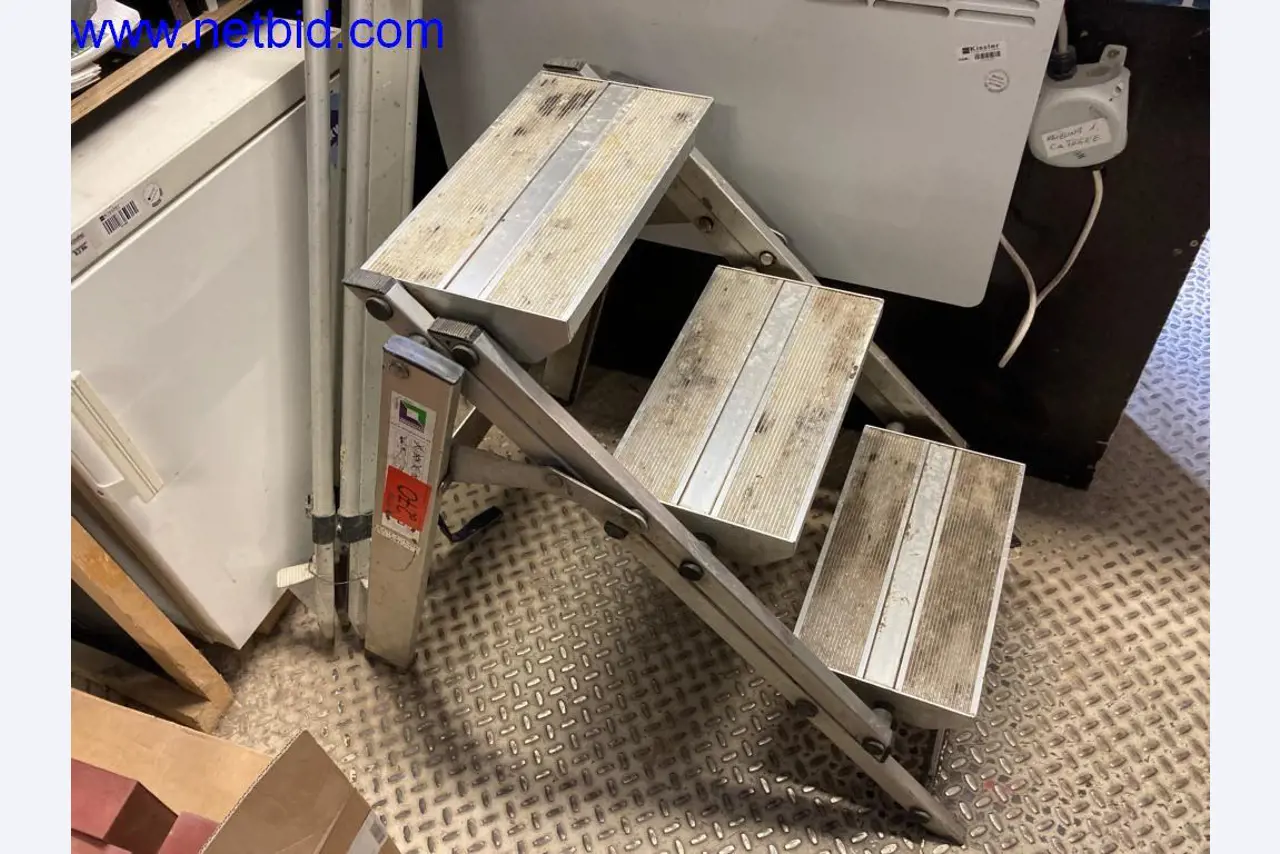 Gradbeni stroji, vozila, pisarniška oprema, pisarniški zabojniki-1