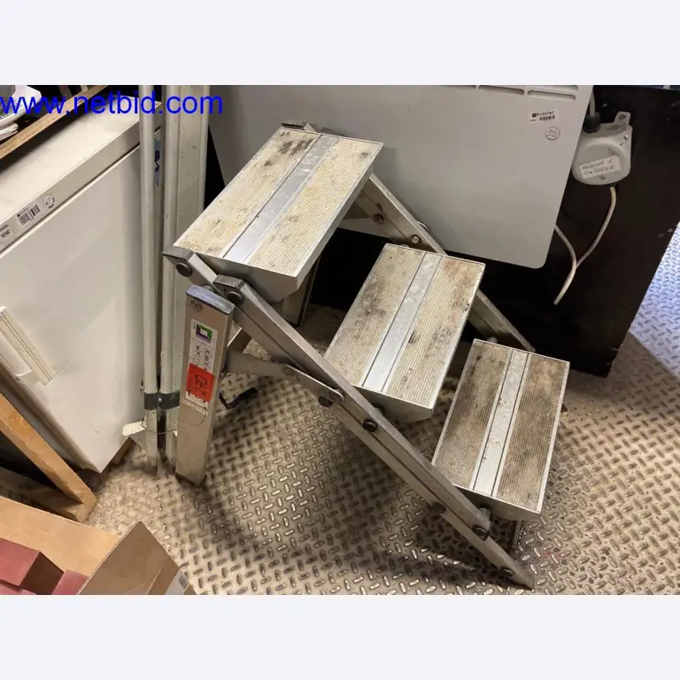 Gradbeni stroji, vozila, pisarniška oprema, pisarniški zabojniki-1