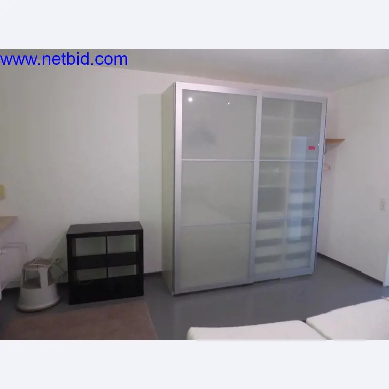 Maszyny budowlane, pojazdy, sprzęt biurowy, kontenery biurowe-5