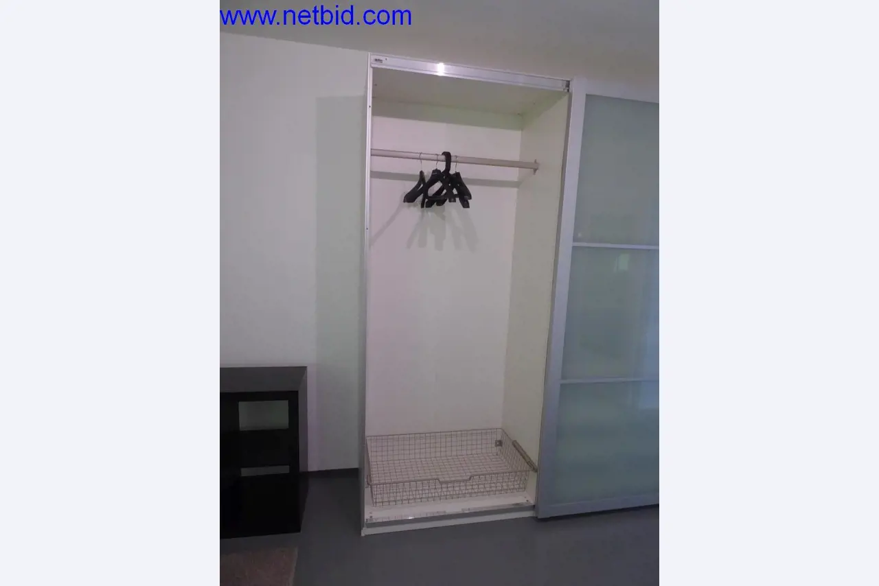 Maszyny budowlane, pojazdy, sprzęt biurowy, kontenery biurowe-7