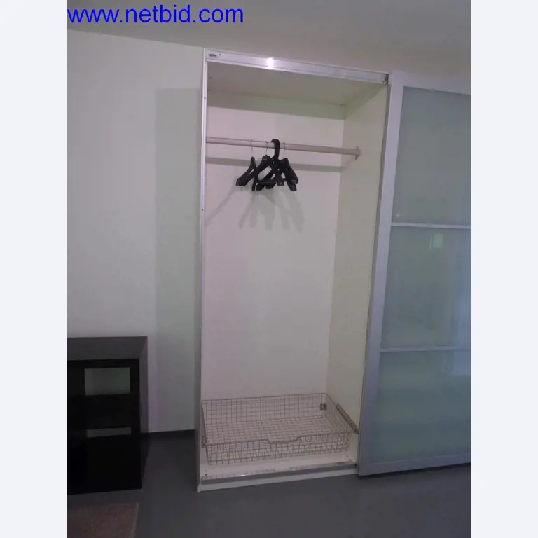 Maszyny budowlane, pojazdy, sprzęt biurowy, kontenery biurowe-7