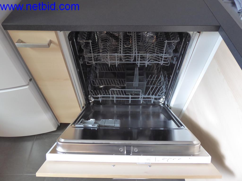 Stavební stroje, vozidla, kancelářské vybavení, kancelářské kontejnery-4