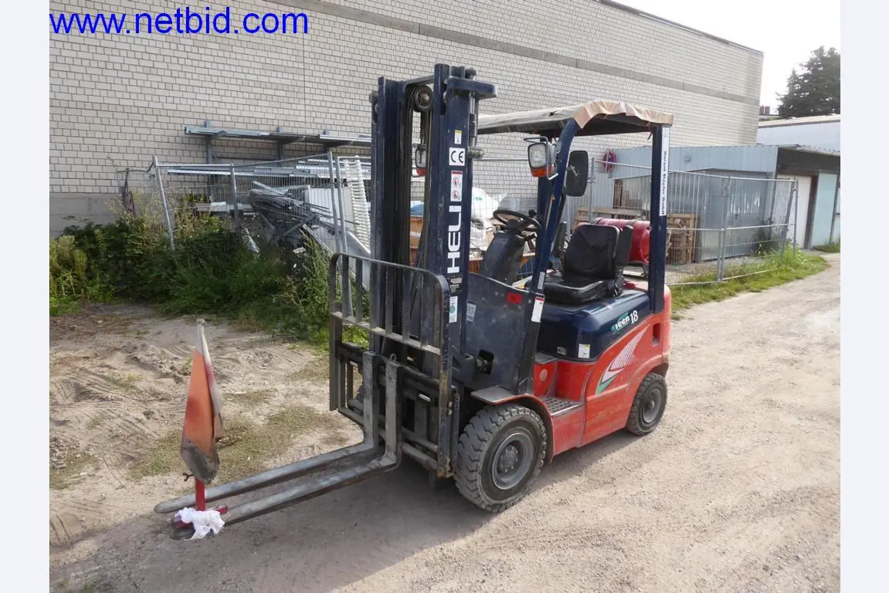 Bouwmachines, voertuigen, kantooruitrusting, kantoorcontainers-1