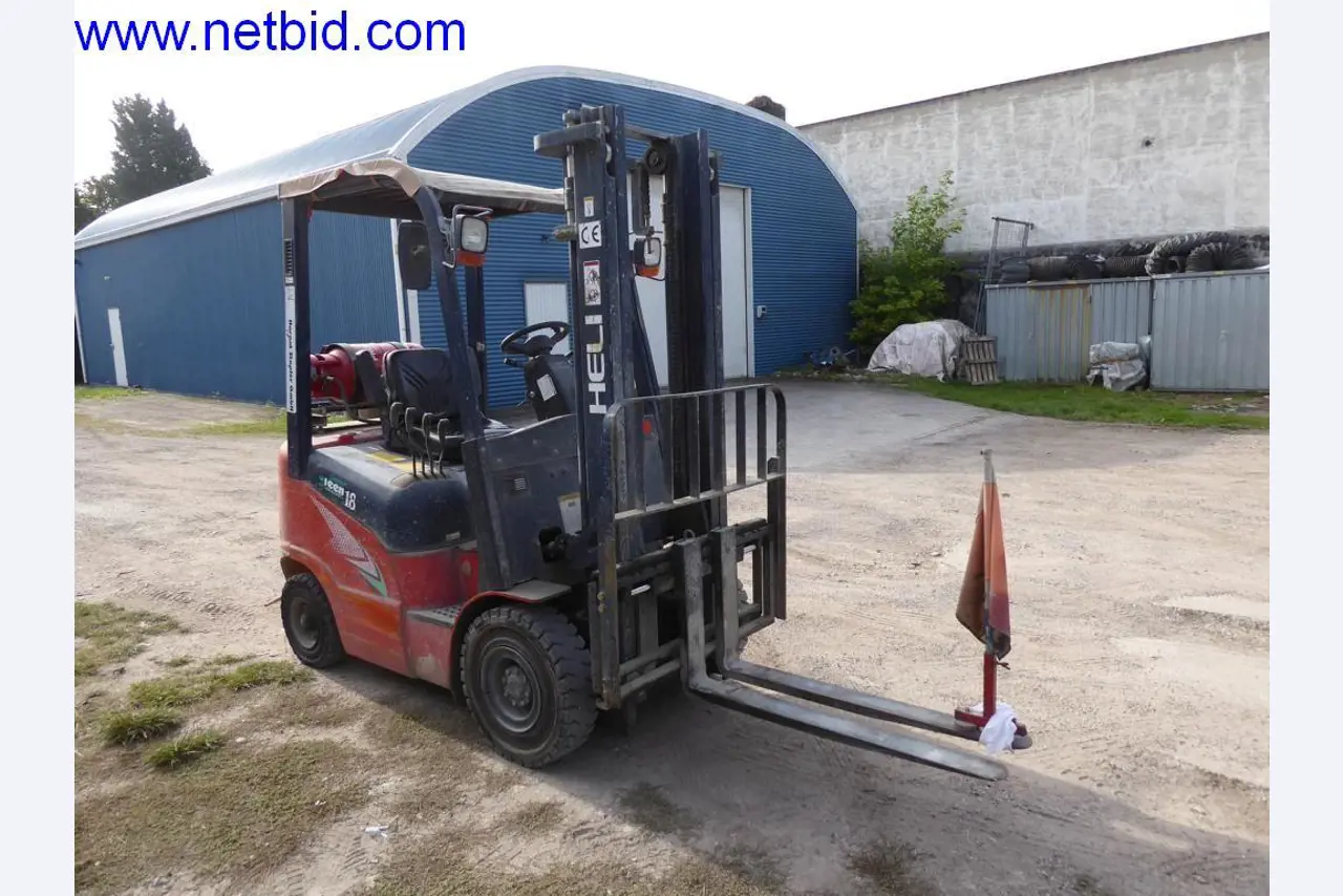 Bouwmachines, voertuigen, kantooruitrusting, kantoorcontainers-2