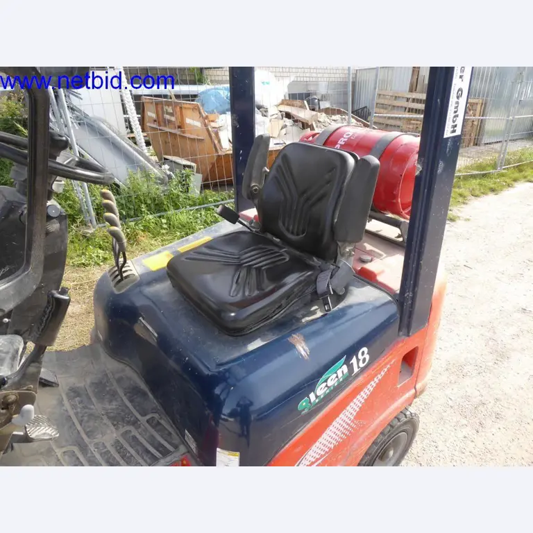 Bouwmachines, voertuigen, kantooruitrusting, kantoorcontainers-7