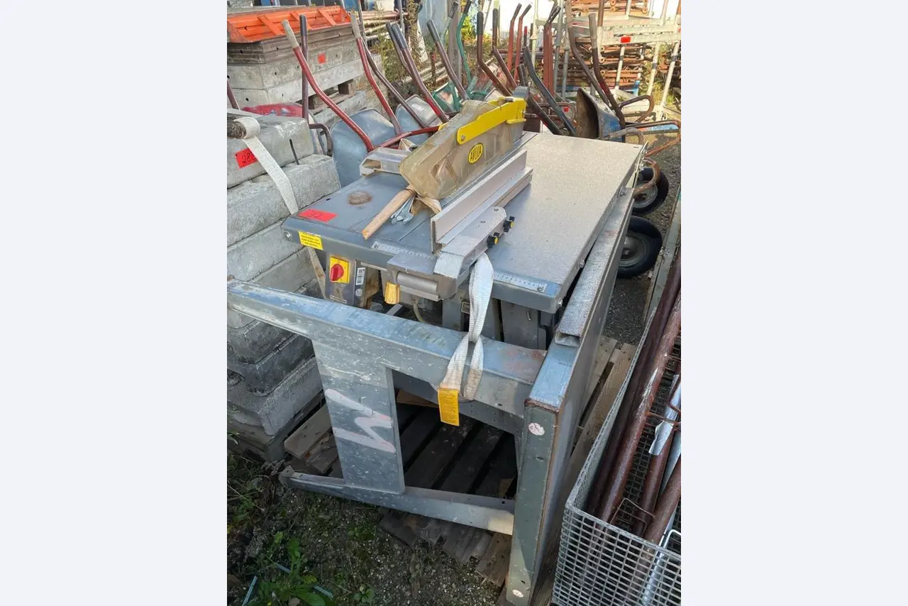 Stavební stroje, vozidla, kancelářské vybavení, kancelářské kontejnery-1