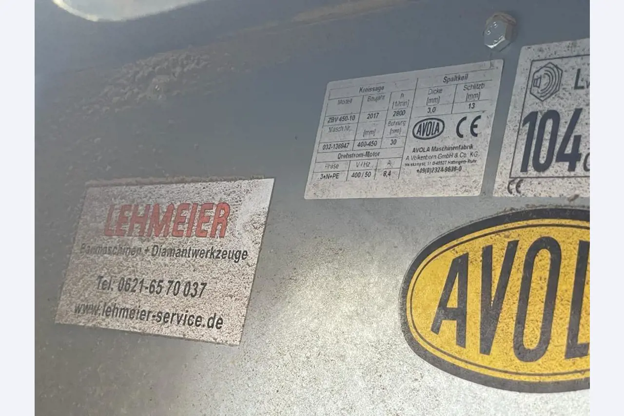 Stavební stroje, vozidla, kancelářské vybavení, kancelářské kontejnery-2