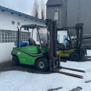 Chariot élévateur à fourche à gaz propulseur Cesab Drago H300