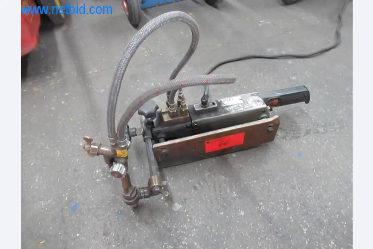 Machines for metal construction and locksmith machines-2