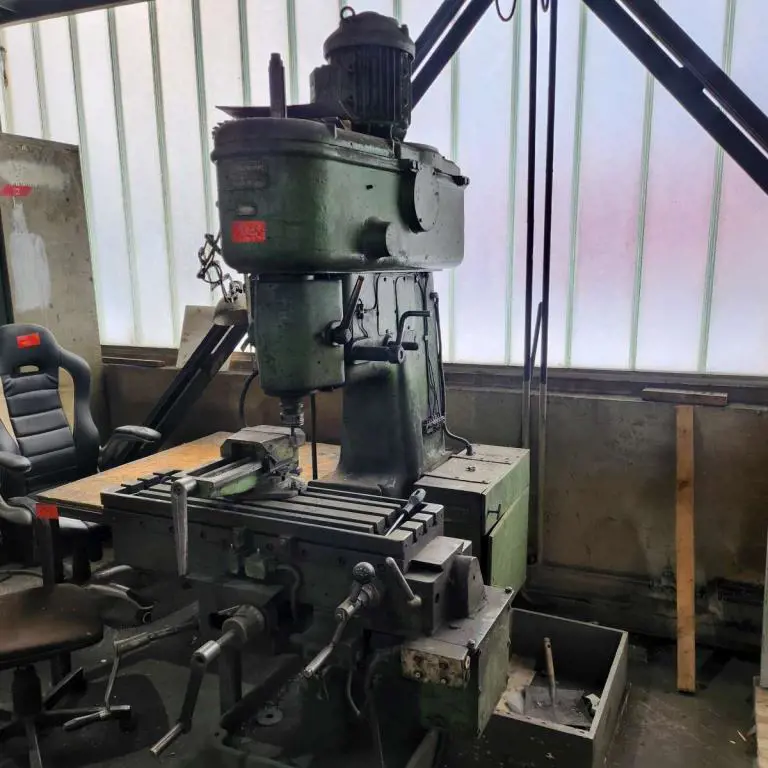 Universal milling machine Optima