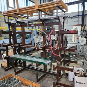 Cantilever rack