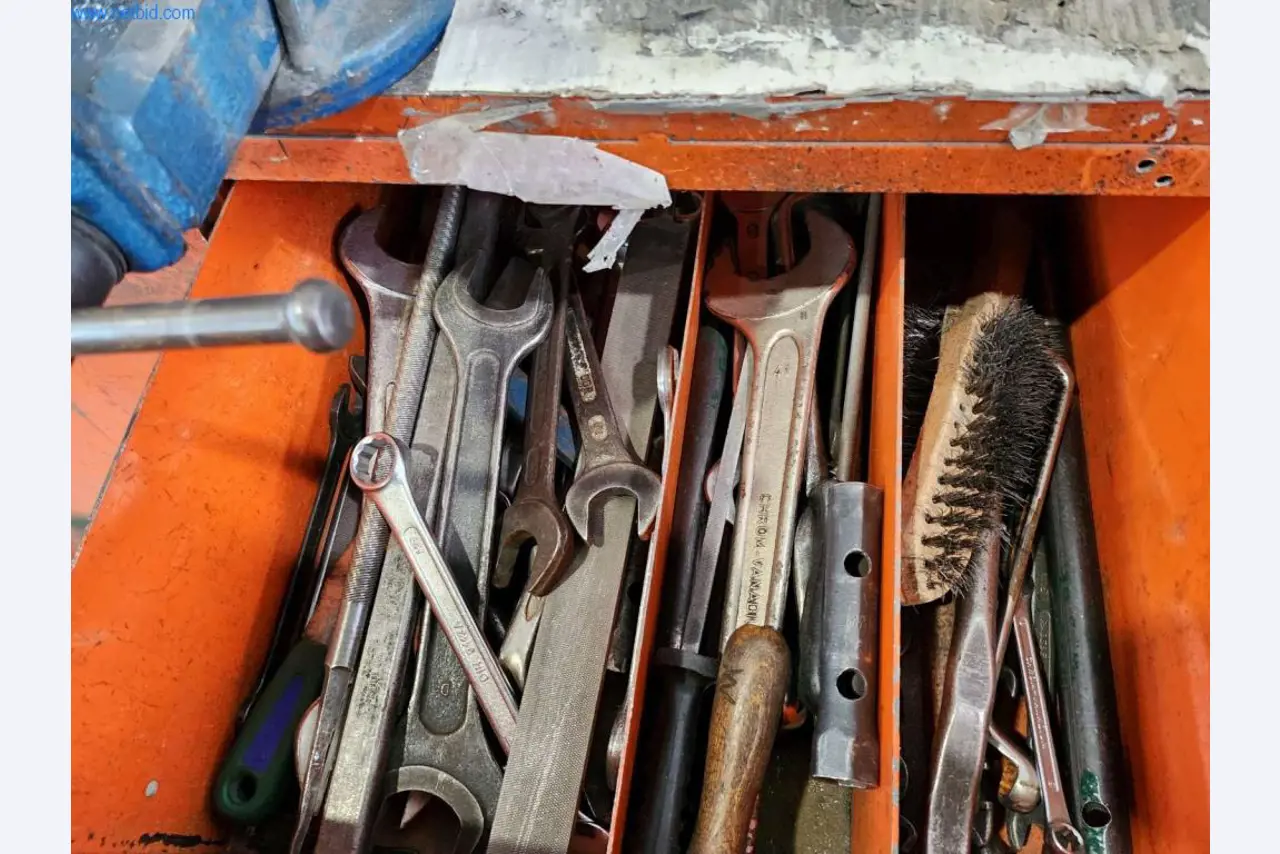 Provozní a obchodní vybavení-3