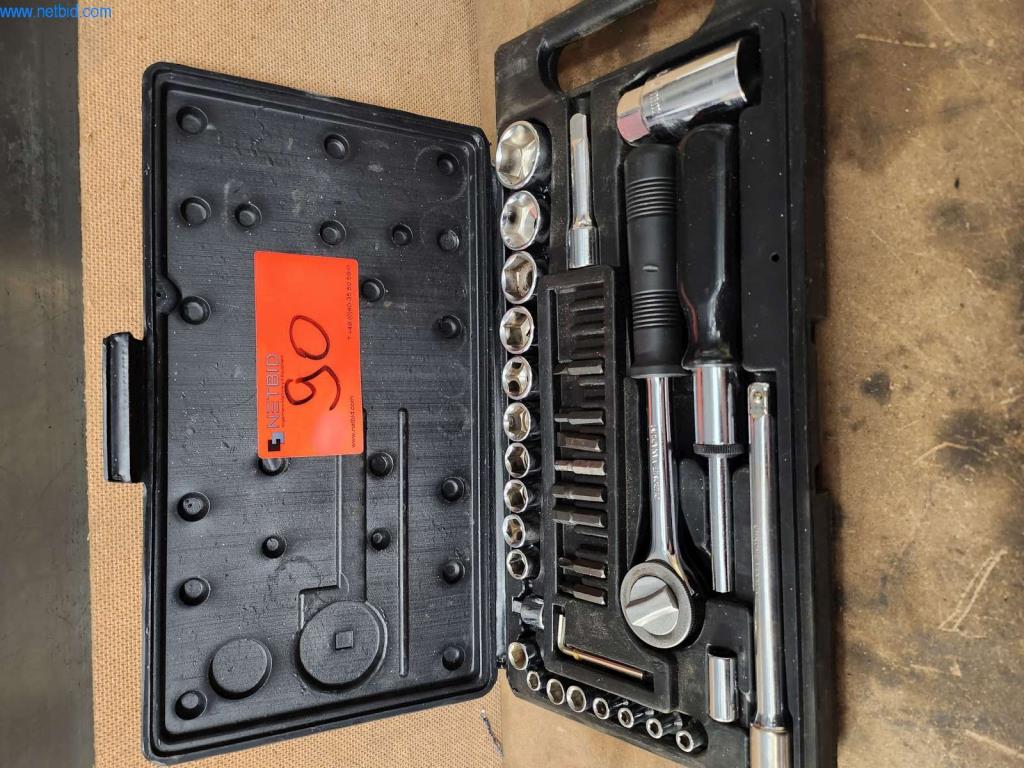 Betriebs- und Geschäftsaussattung-1