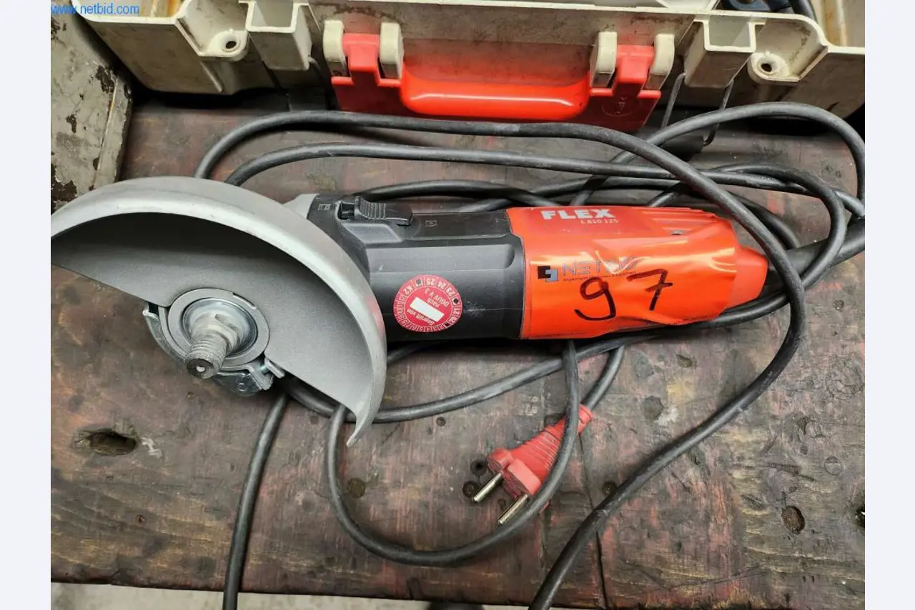 Provozní a obchodní vybavení-1