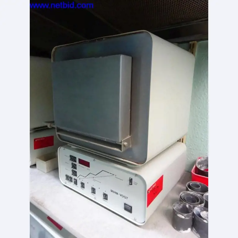 Laboratorní vybavení-1