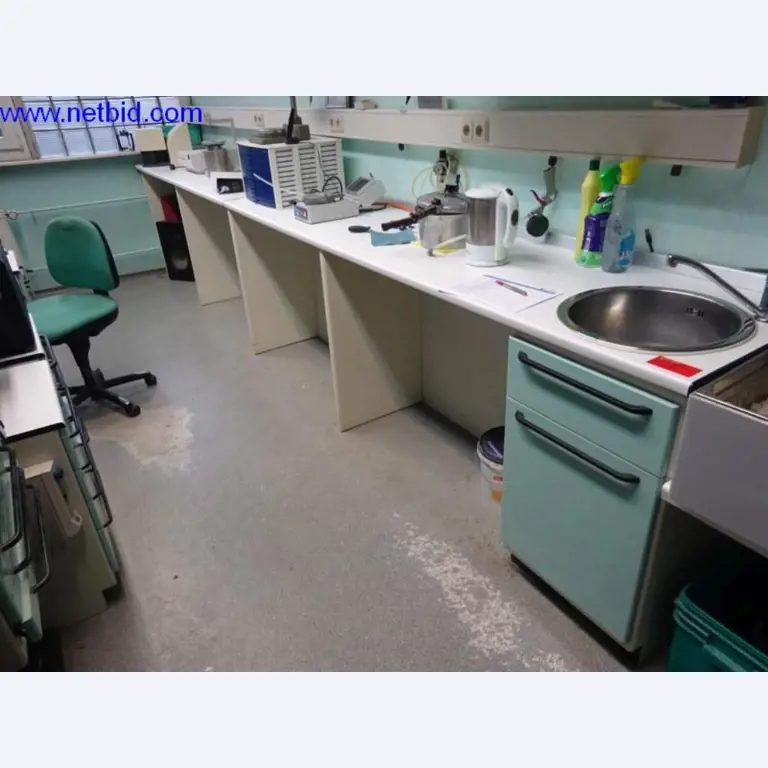 Laboratorní vybavení-1