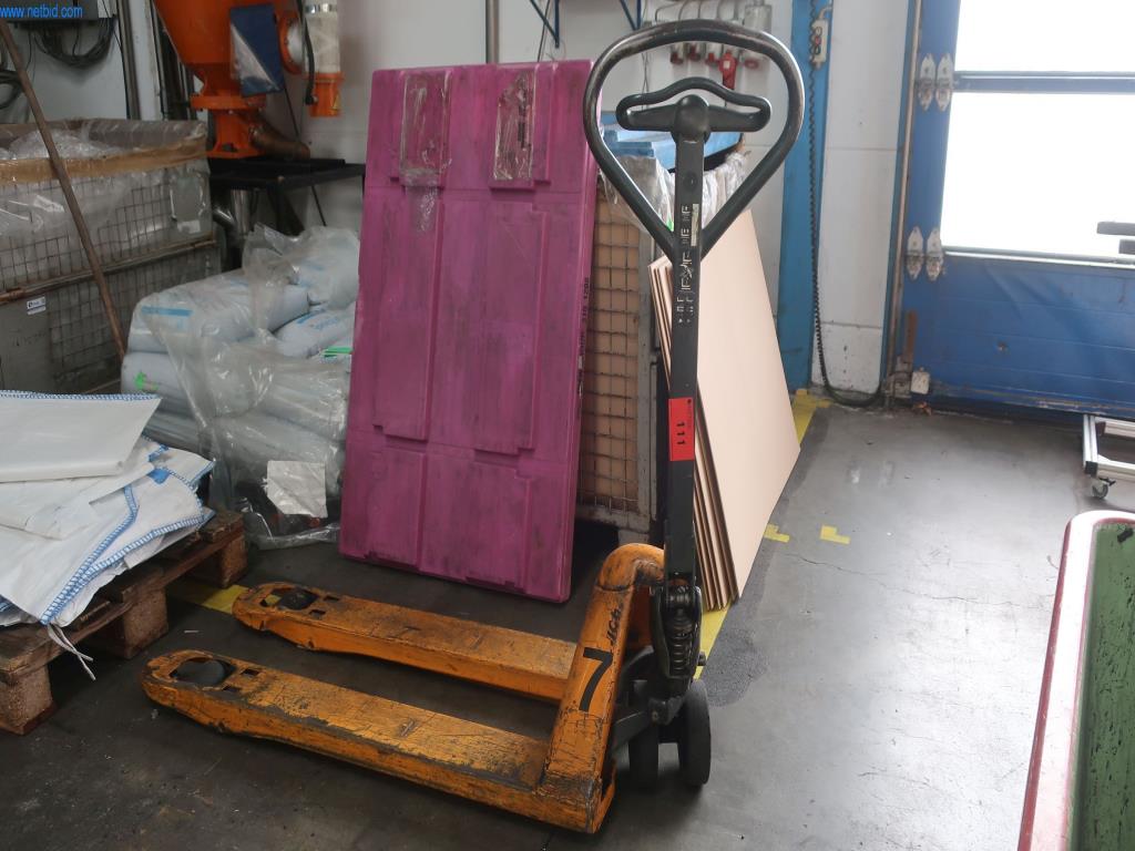 Maschinen und technische Anlagen aus dem Bereich Kunststoffspritzguss (1600 - 23000 kN)-1