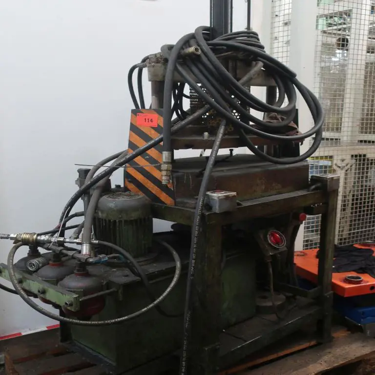 Hydraulic press Gegner