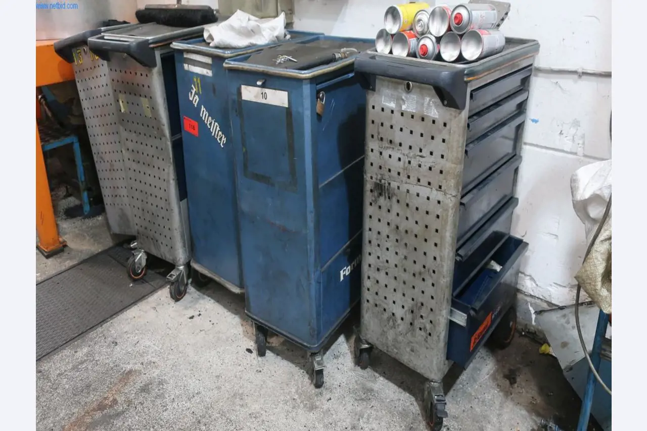 Máquinas y equipos técnicos en el ámbito del moldeo por inyección de plásticos (1600 - 23000 kN)-1